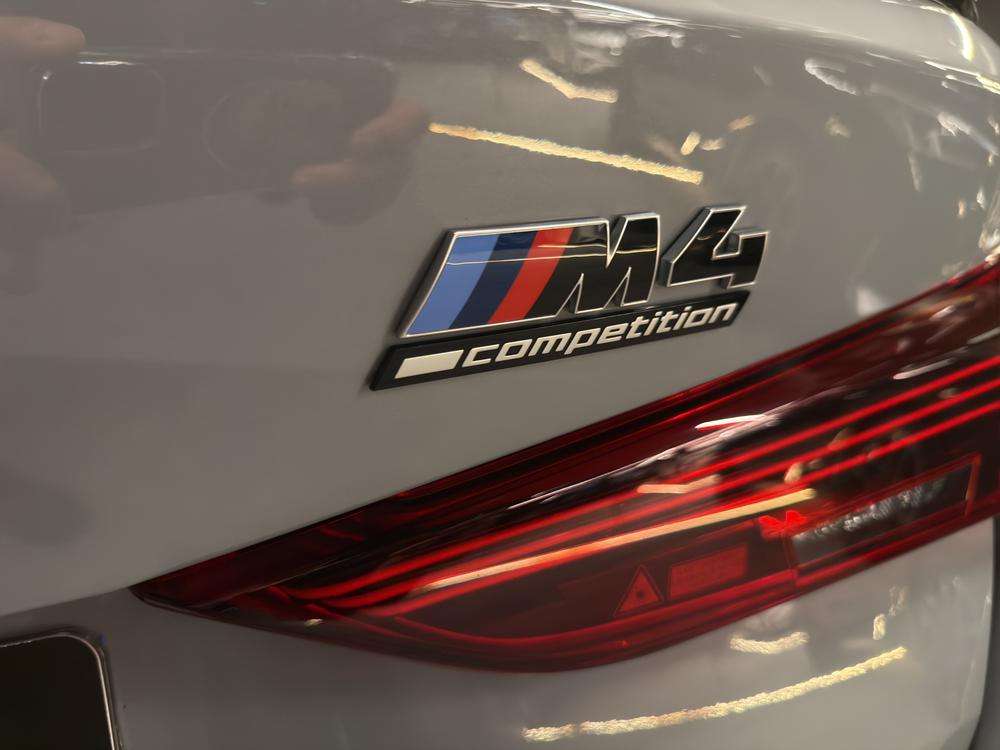 BMW M4 Competition M xDrive Coupe 2024 gris - foto 8