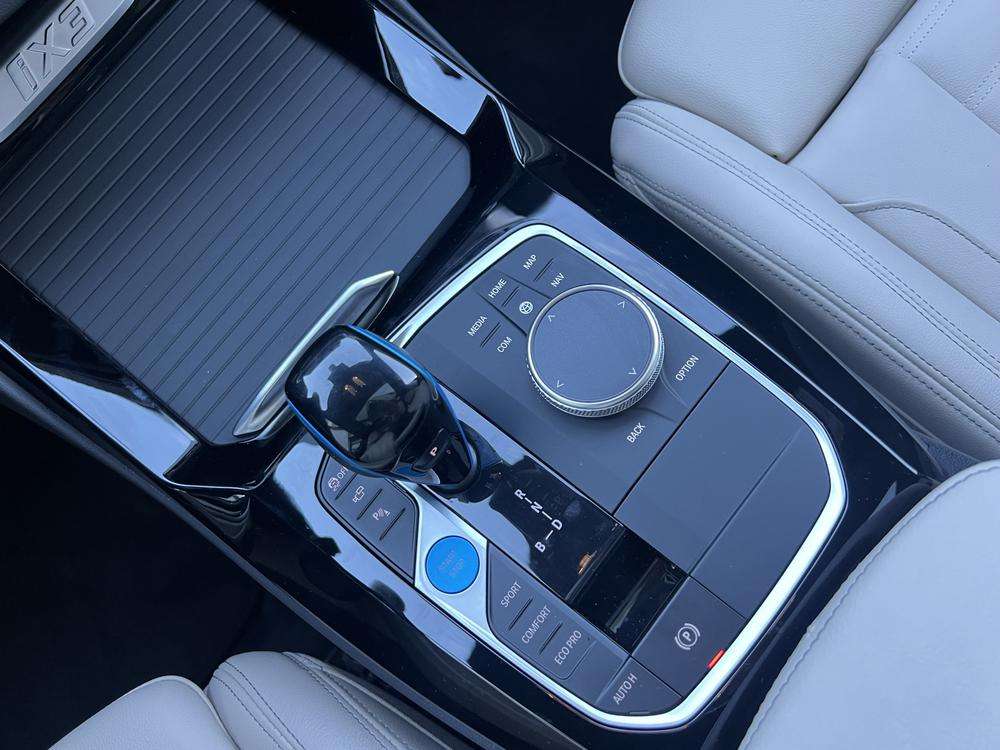 BMW IX3 M Sport 2023 granate - foto 15