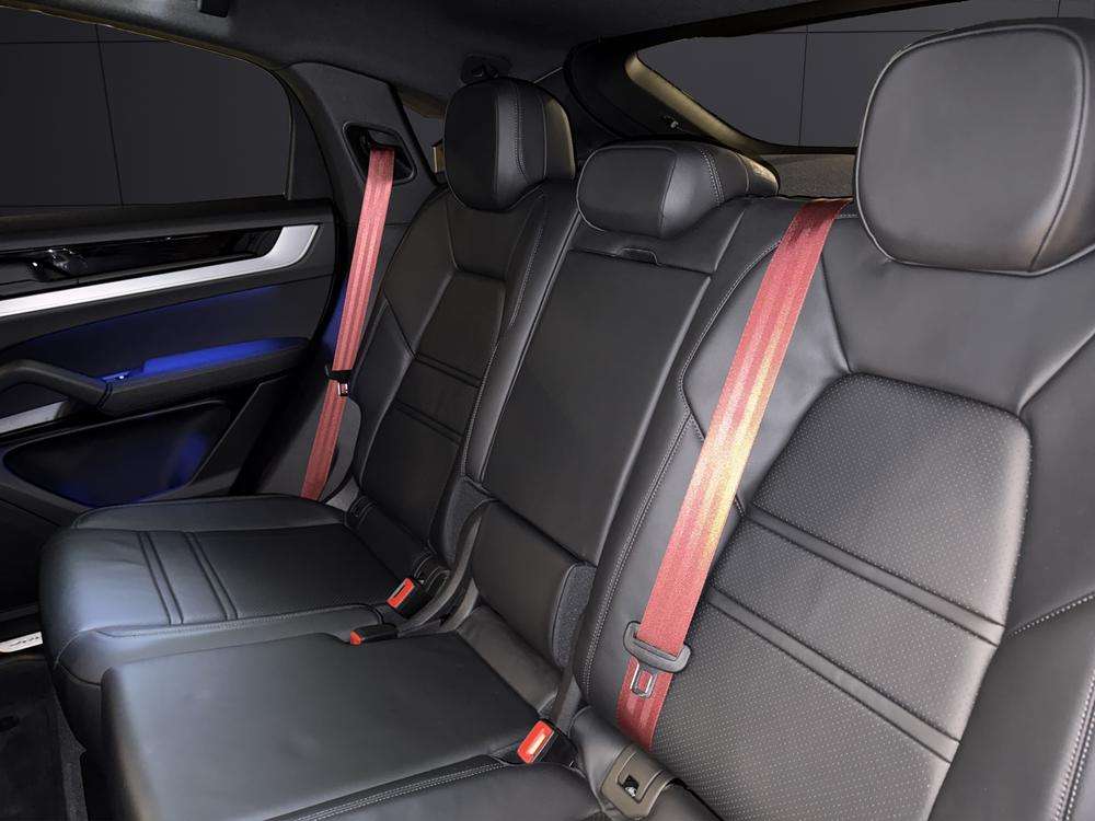 Porsche Cayenne Coupé E-Hybrid 2025 negro - foto 16