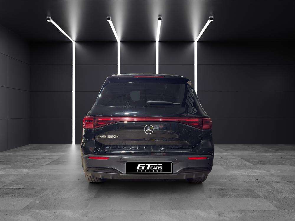 Mercedes-Benz EQB 250+ AMG 2025 negro - foto 4