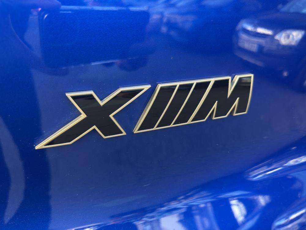 BMW XM . 2023 azul - foto 8