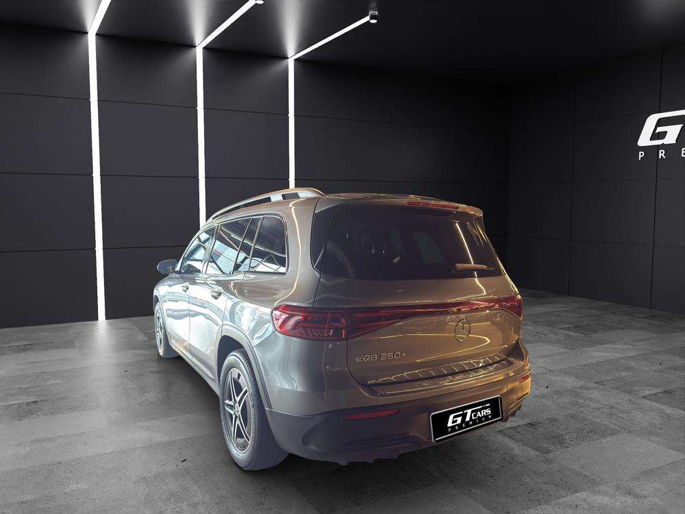 Mercedes-Benz EQB 250+ AMG 2025 gris - foto 3