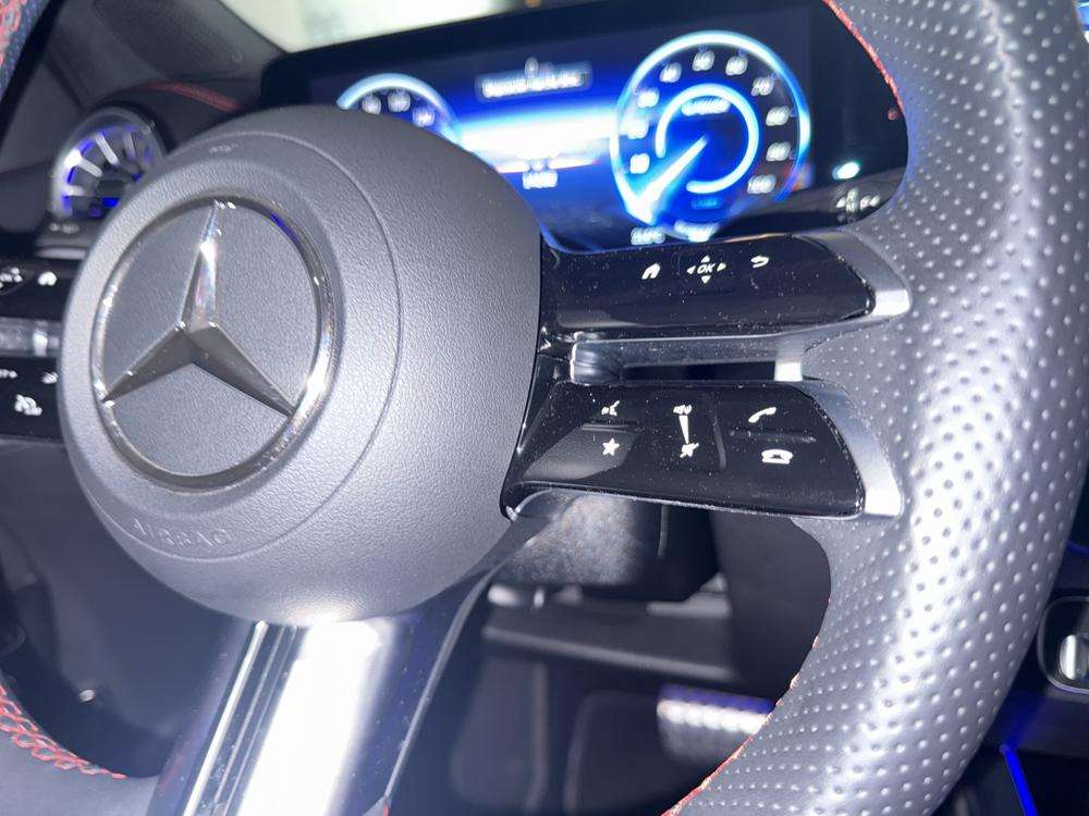 Mercedes-Benz EQB 250+ AMG 2025 gris - foto 12