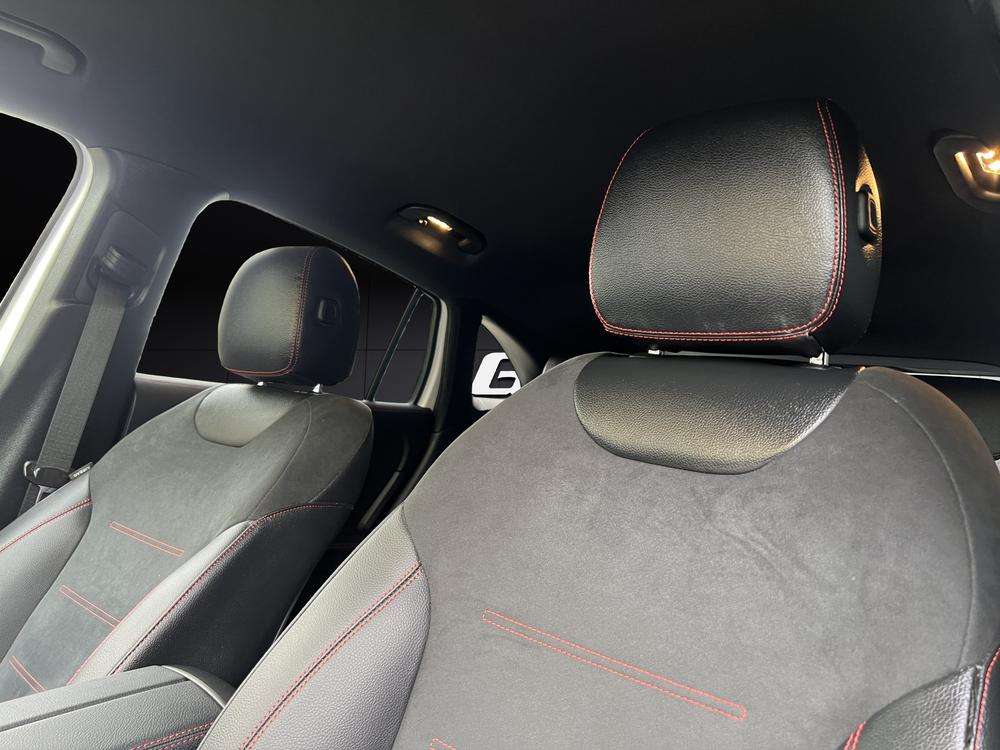 Mercedes-Benz GLA 200d AMG 2024 blanco - foto 16