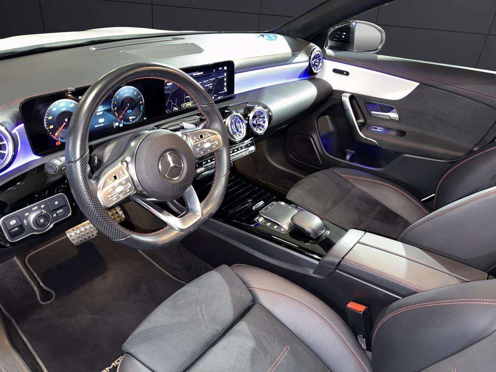 Mercedes-Benz CLA 200d Shooting Brake AMG 2023 blanco - foto 9