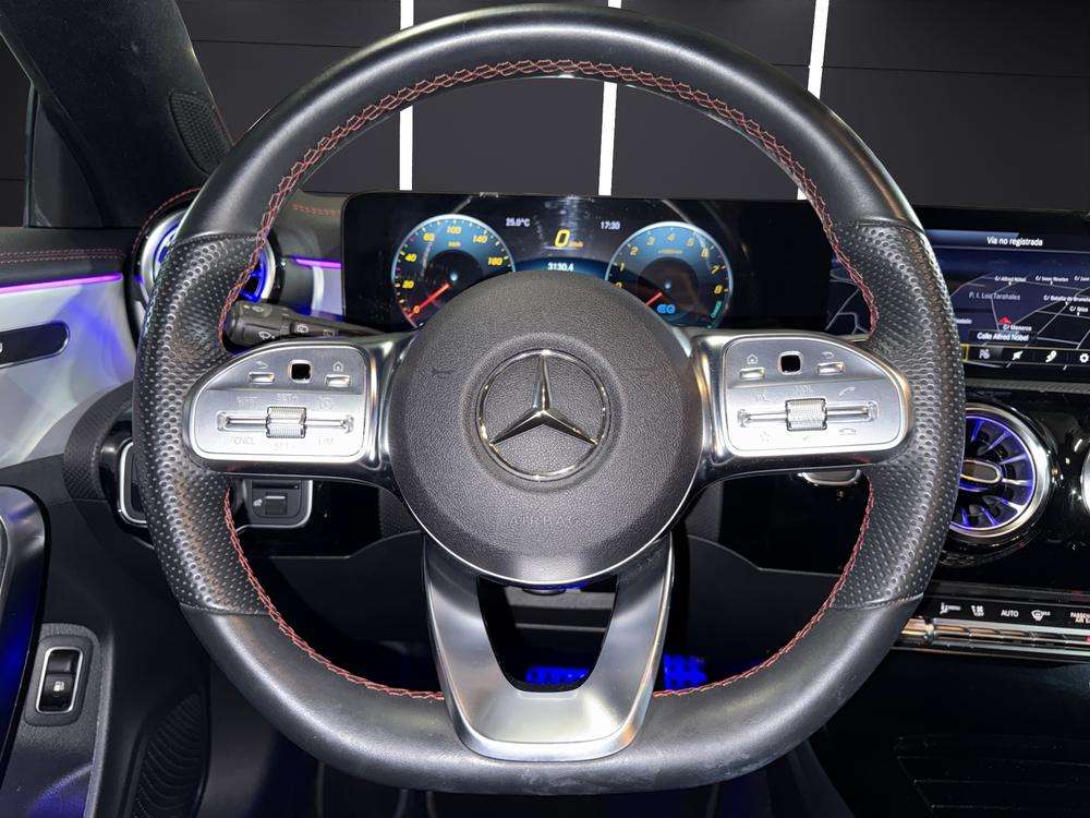 Mercedes-Benz CLA 200d Shooting Brake AMG 2023 blanco - foto 11