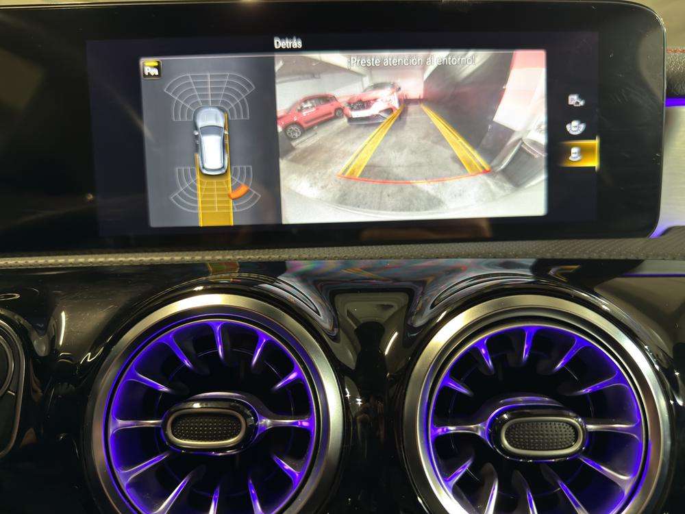 Mercedes-Benz CLA 200d Shooting Brake AMG 2023 blanco - foto 14