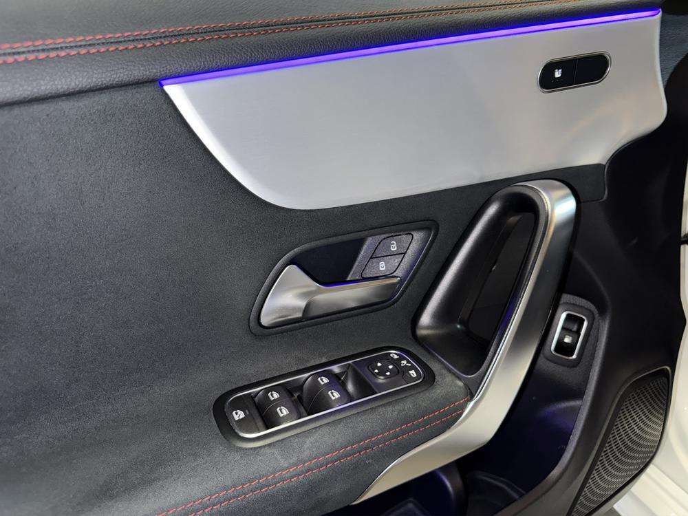 Mercedes-Benz CLA 200d Shooting Brake AMG 2023 blanco - foto 15