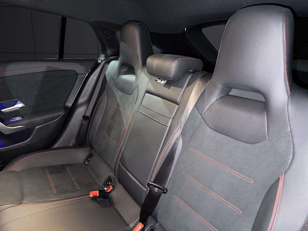 Mercedes-Benz CLA 200d Shooting Brake AMG 2023 blanco - foto 16