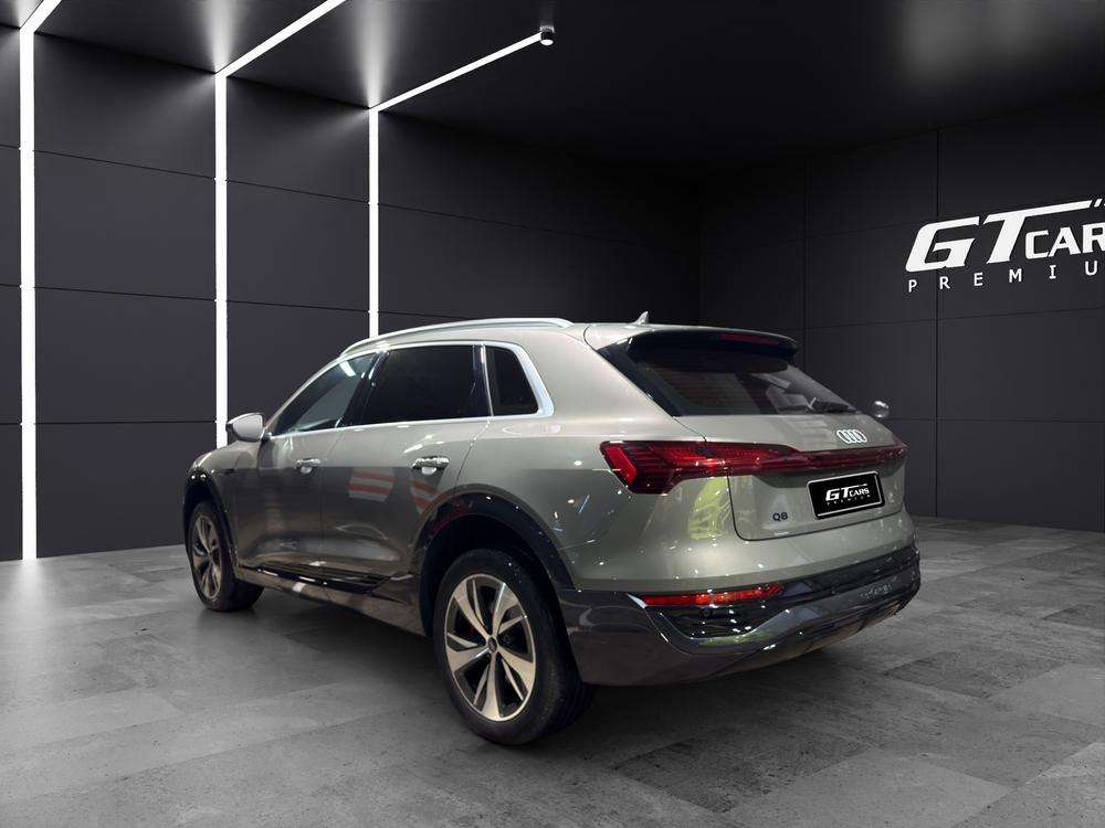 Audi Q8 E-tron 50 Quattro 2024 gris - foto 3