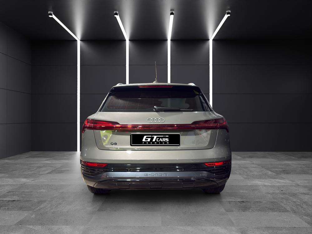 Audi Q8 E-tron 50 Quattro 2024 gris - foto 5
