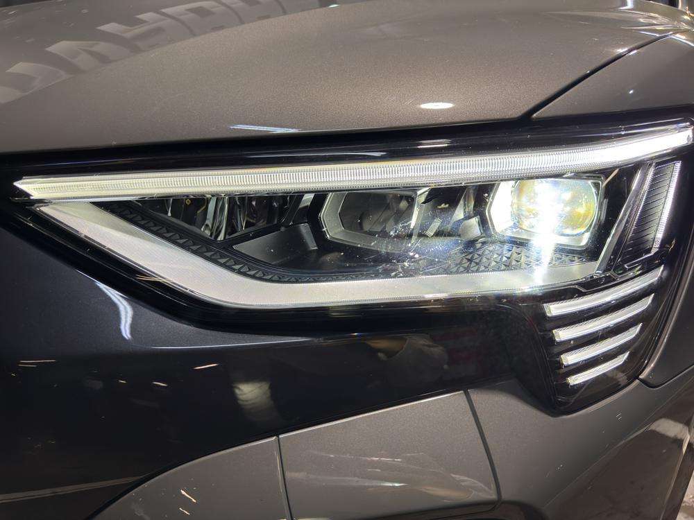 Audi Q8 E-tron 50 Quattro 2024 gris - foto 6