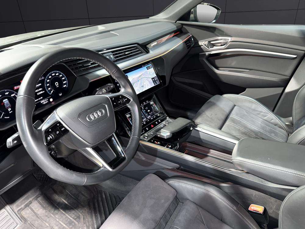 Audi Q8 E-tron 50 Quattro 2024 gris - foto 8