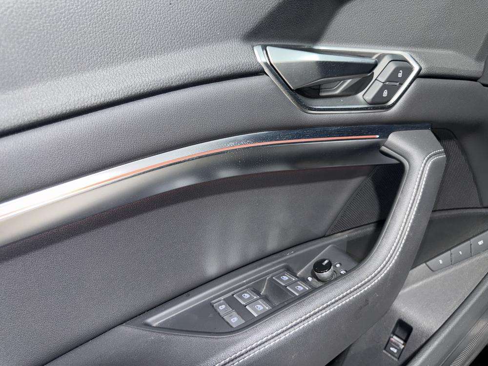Audi Q8 E-tron 50 Quattro 2024 gris - foto 15