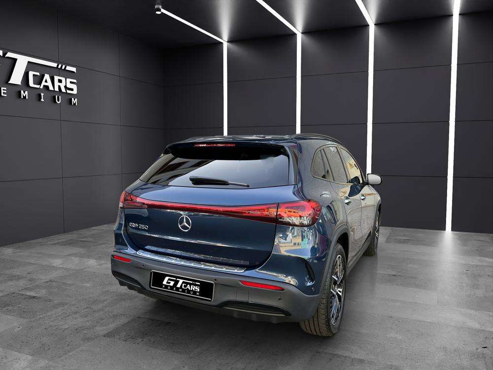 Mercedes-Benz EQA 250e AMG 2022 azul - foto 3