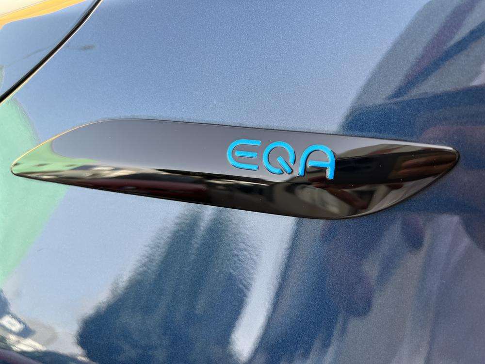Mercedes-Benz EQA 250e AMG 2022 azul - foto 7