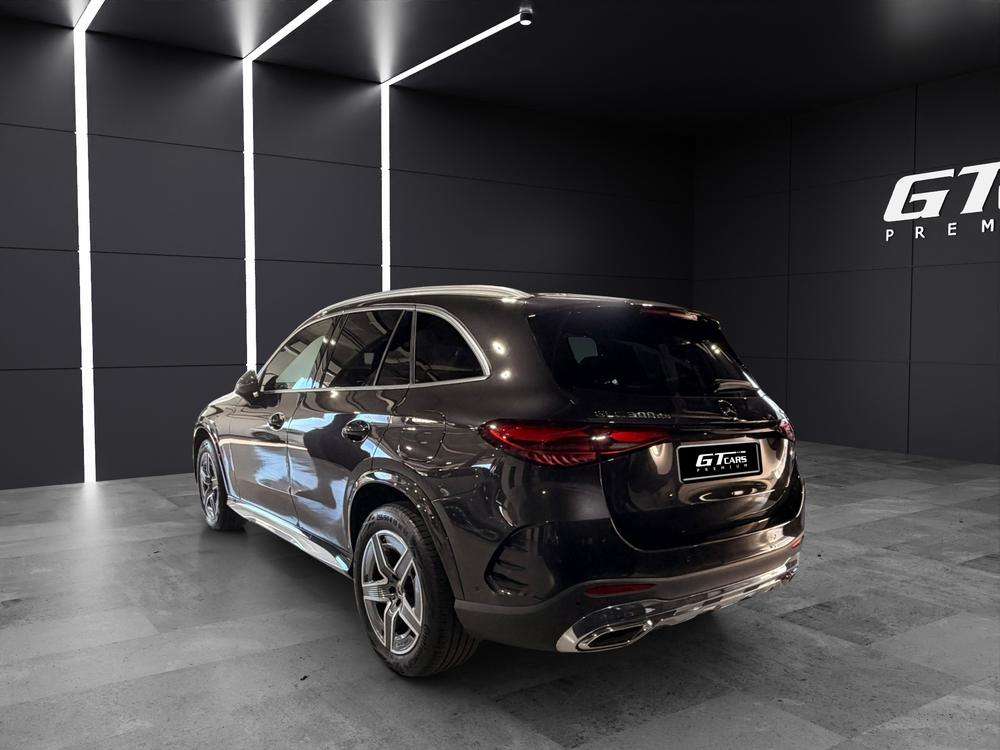 Mercedes-Benz GLC 300de AMG 4MATIC 2024 gris - foto 3