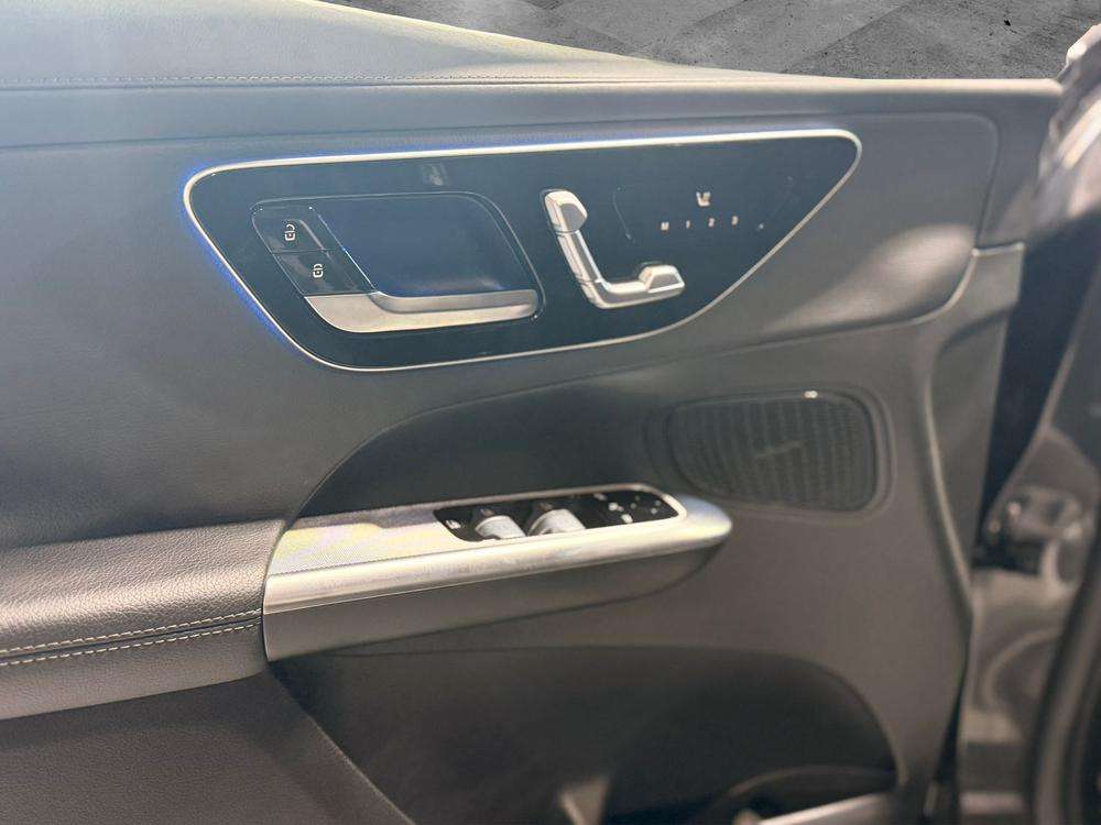 Mercedes-Benz GLC 300de AMG 4MATIC 2024 gris - foto 16