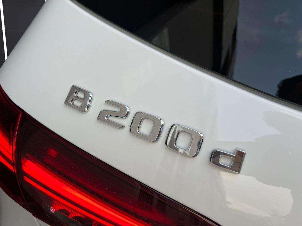 Mercedes-Benz Clase B 200d AMG 2023 blanco - foto 9