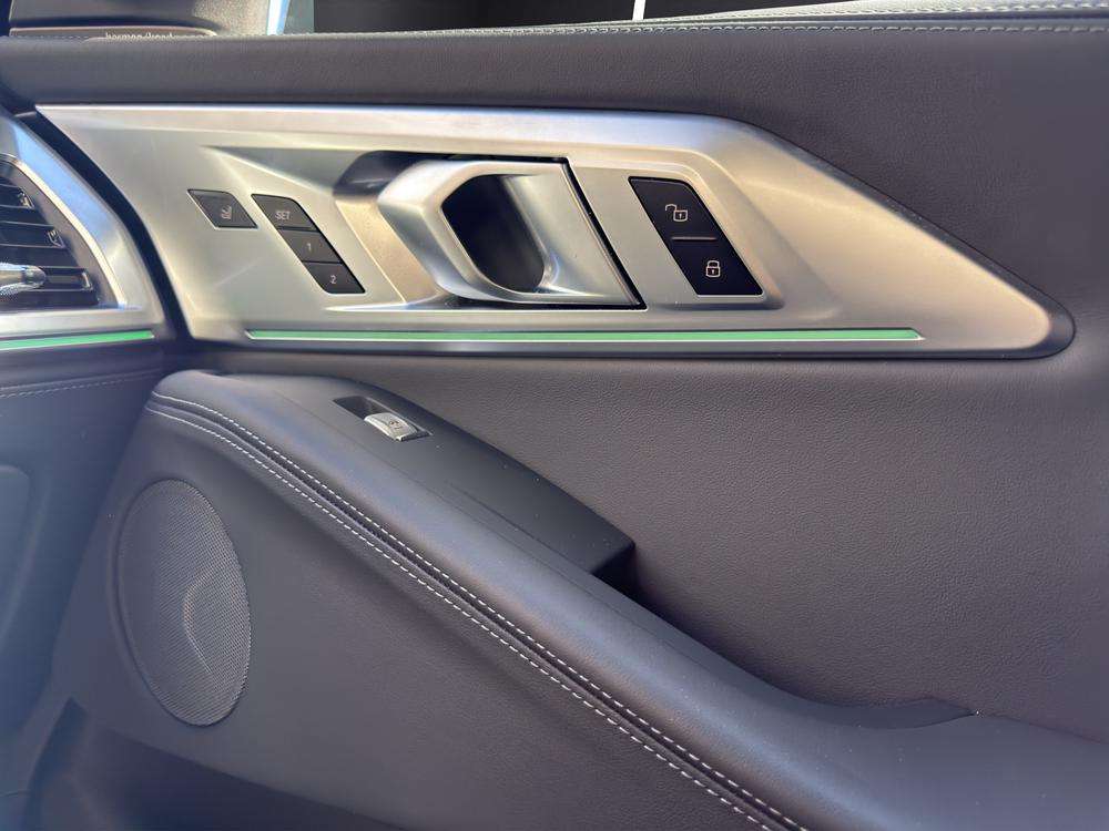 BMW XM . 2025 gris - foto 17