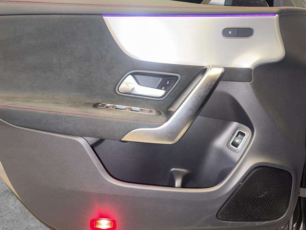 Mercedes-Benz CLA 250e AMG 2024 blanco - foto 15