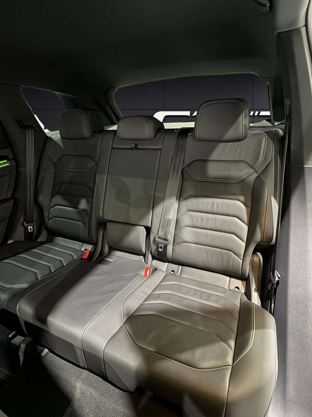 Volkswagen Touareg R-Line TDI 2021 vino - foto 16