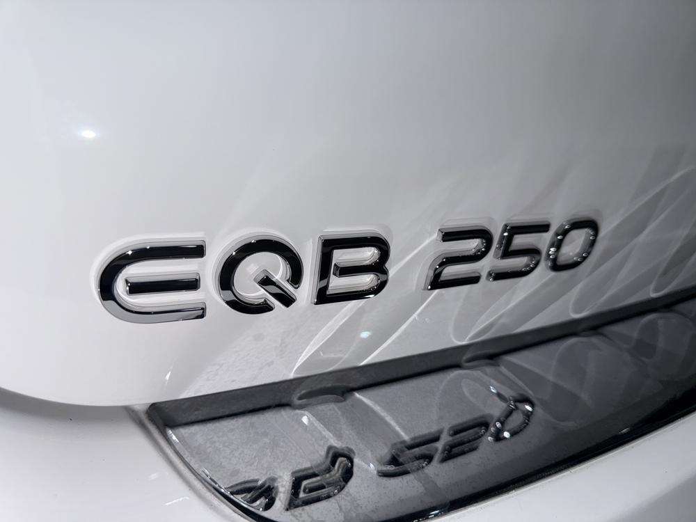 Mercedes-Benz EQB 250 Progressive 2023 blanco - foto 8