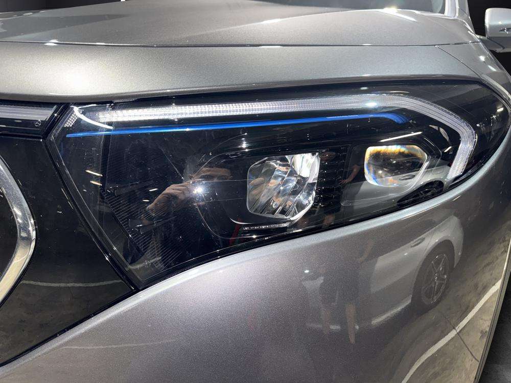 Mercedes-Benz EQA 350 Progressive 4MATIC 2023 gris - foto 7