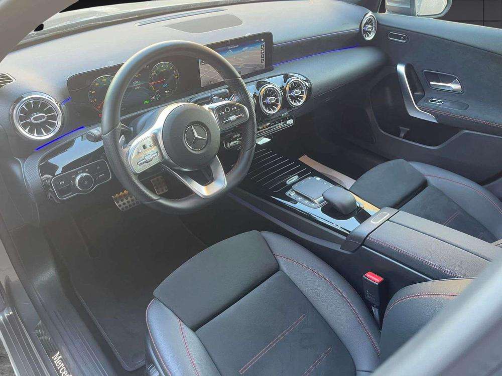Mercedes-Benz Clase A 250e AMG 2021 gris montaña - foto 8