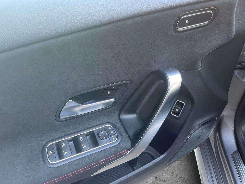 Mercedes-Benz Clase A 250e AMG 2021 gris montaña - foto 15