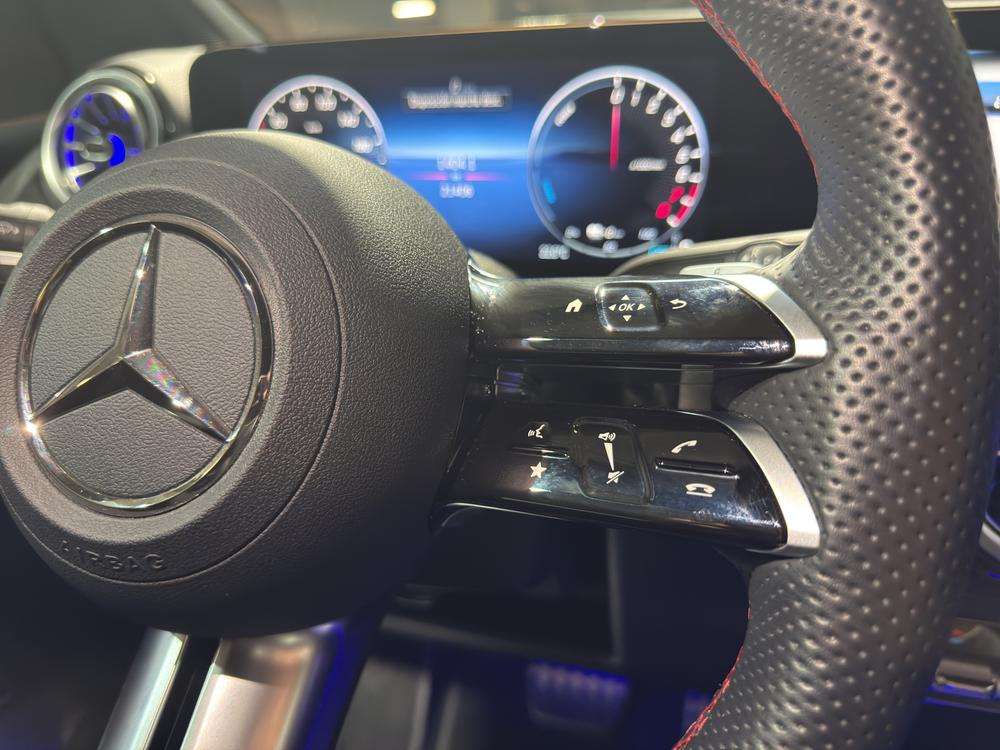 Mercedes-Benz GLA 250e AMG 2025 negro - foto 13