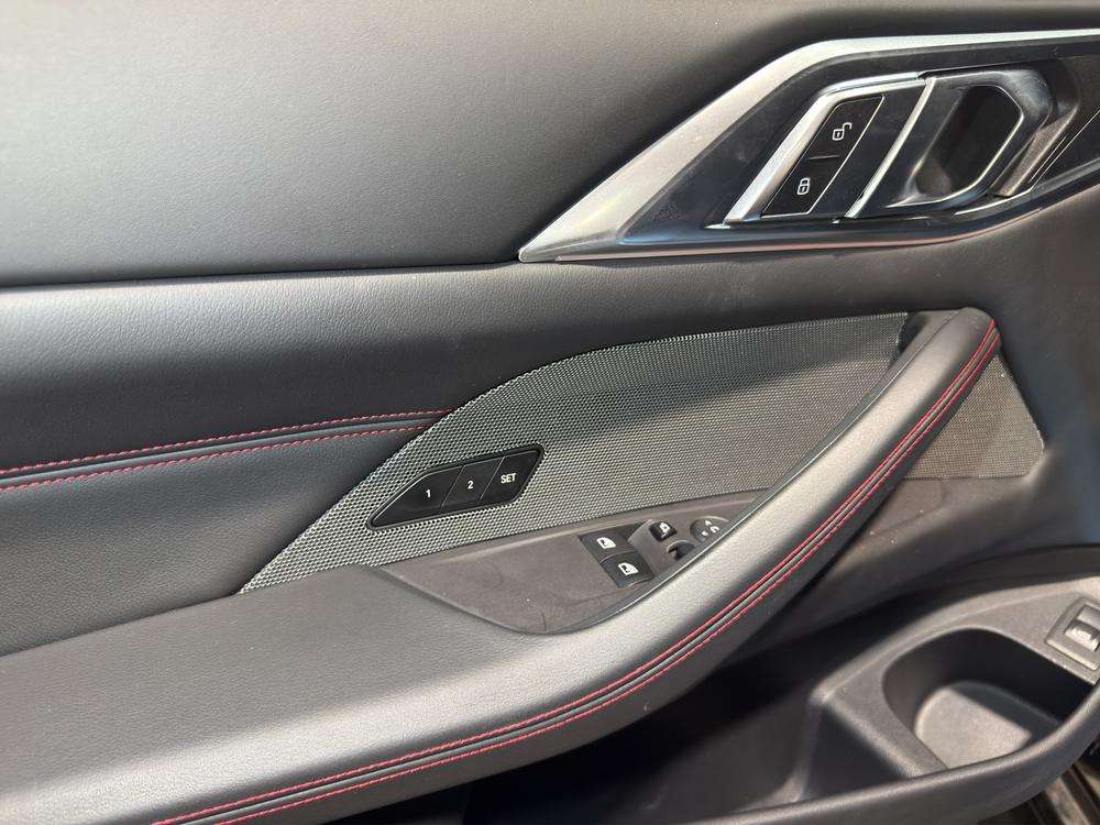 BMW M4 CS 2025 negro - foto 15