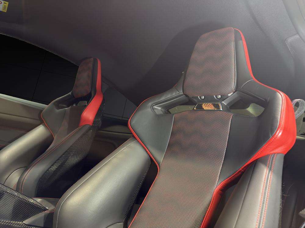 BMW M4 CS 2025 negro - foto 17