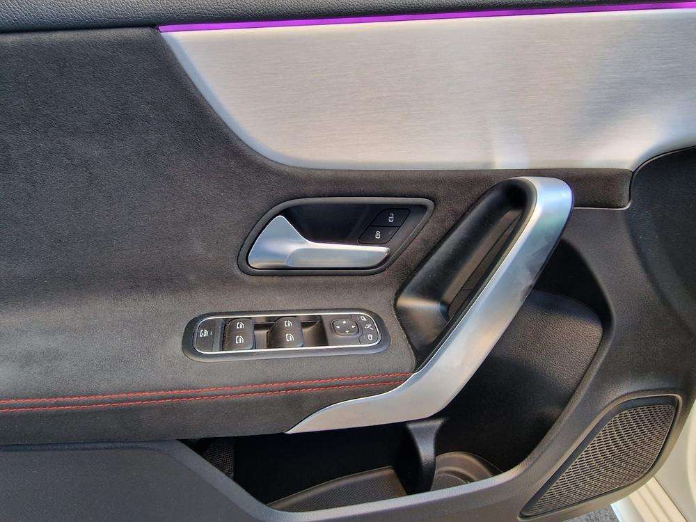Mercedes-Benz Clase A 35 AMG 2019 blanco - foto 14