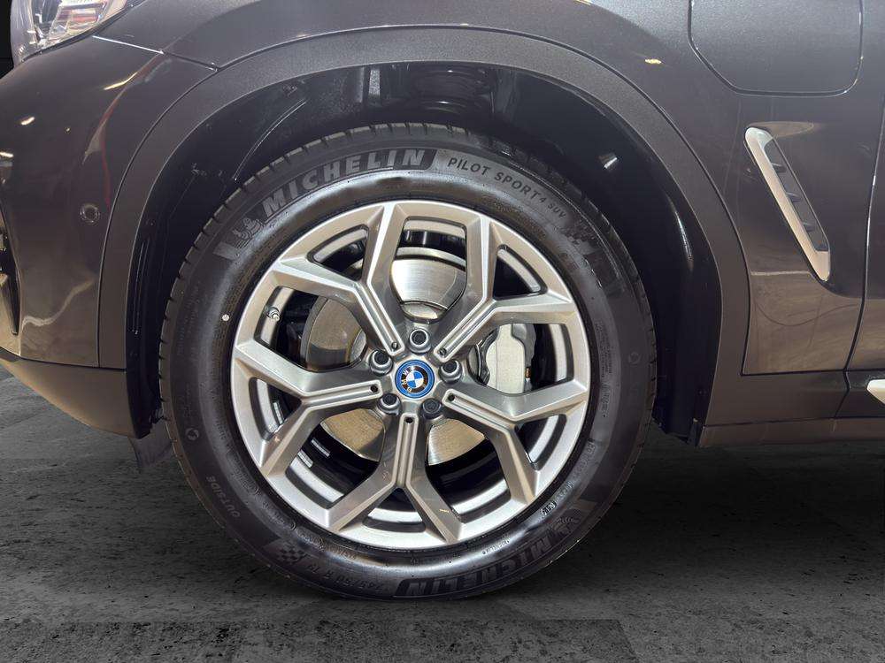 BMW X3  xDrive 30e xLine 2024 gris - foto 7