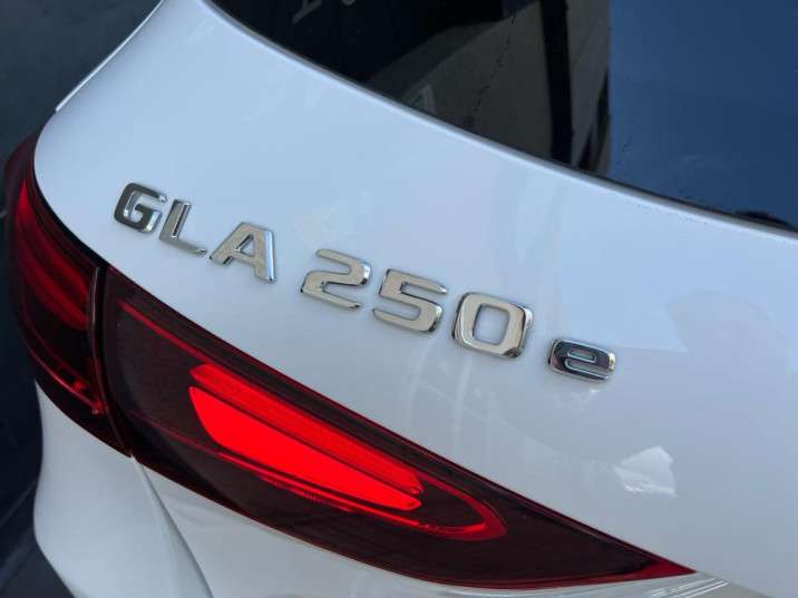 Mercedes-Benz GLA 250e AMG 2025 blanco - foto 7