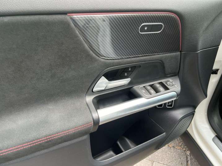 Mercedes-Benz GLA 250e AMG 2025 blanco - foto 14