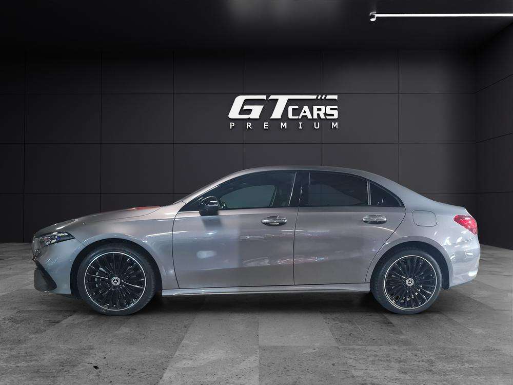 Mercedes-Benz Clase A Sedan 250e AMG 2025 gris montaña - foto 2