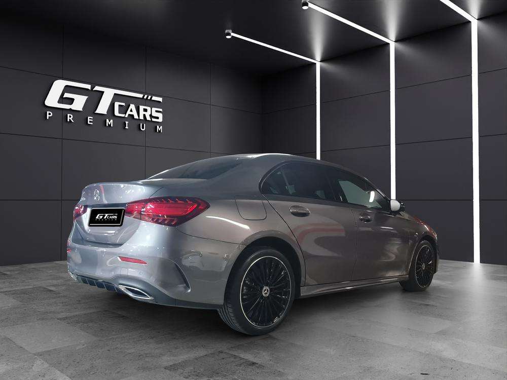 Mercedes-Benz Clase A Sedan 250e AMG 2025 gris montaña - foto 3