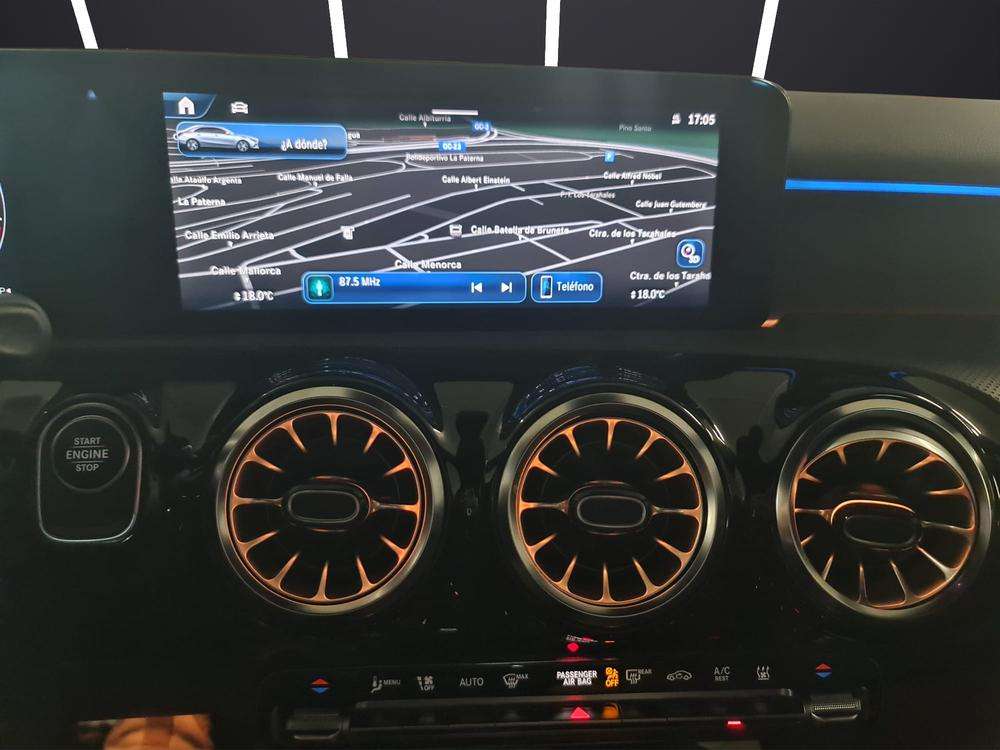 Mercedes-Benz Clase A Sedan 250e AMG 2025 gris montaña - foto 13