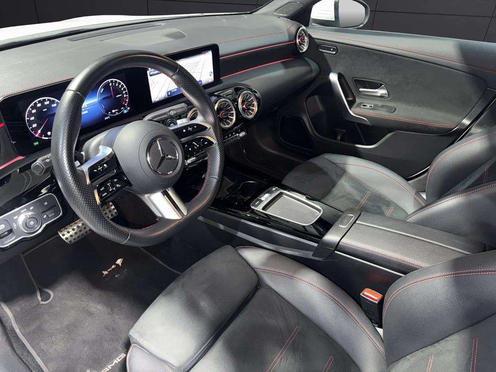 Mercedes-Benz CLA 250e AMG 2025 gris montaña - foto 6