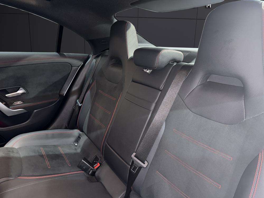 Mercedes-Benz CLA 250e AMG 2025 gris montaña - foto 13