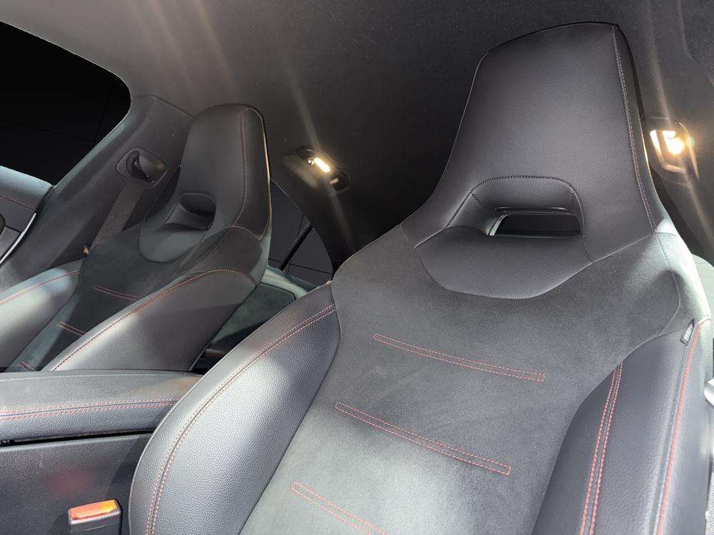 Mercedes-Benz CLA 250e AMG 2025 gris montaña - foto 14
