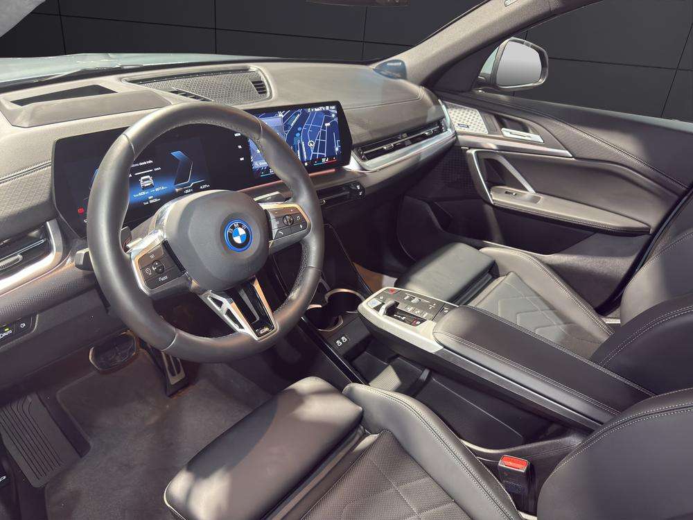 BMW iX2 eDrive20 2025 verde - foto 9