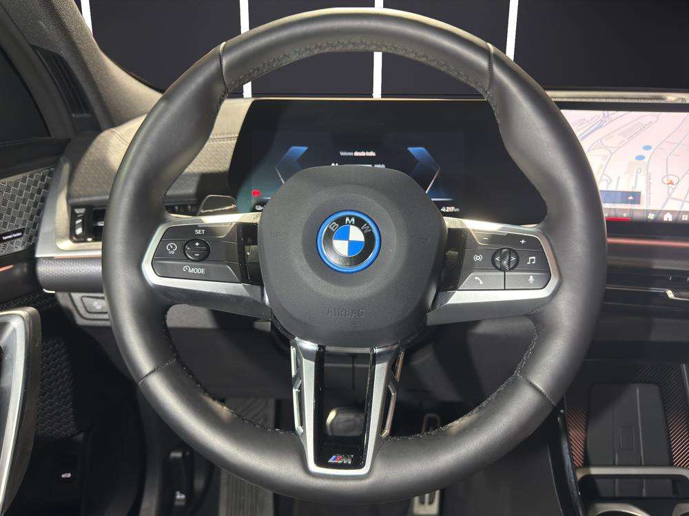 BMW iX2 eDrive20 2025 verde - foto 11