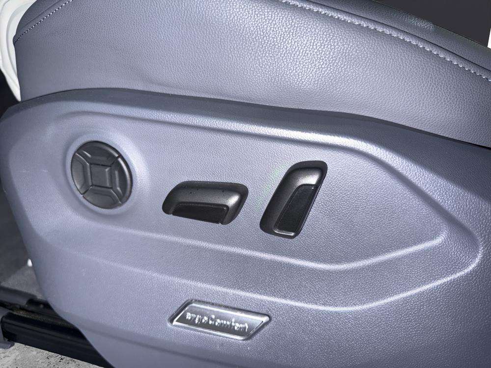 Volkswagen Touareg eHybrid 2023 gris - foto 16