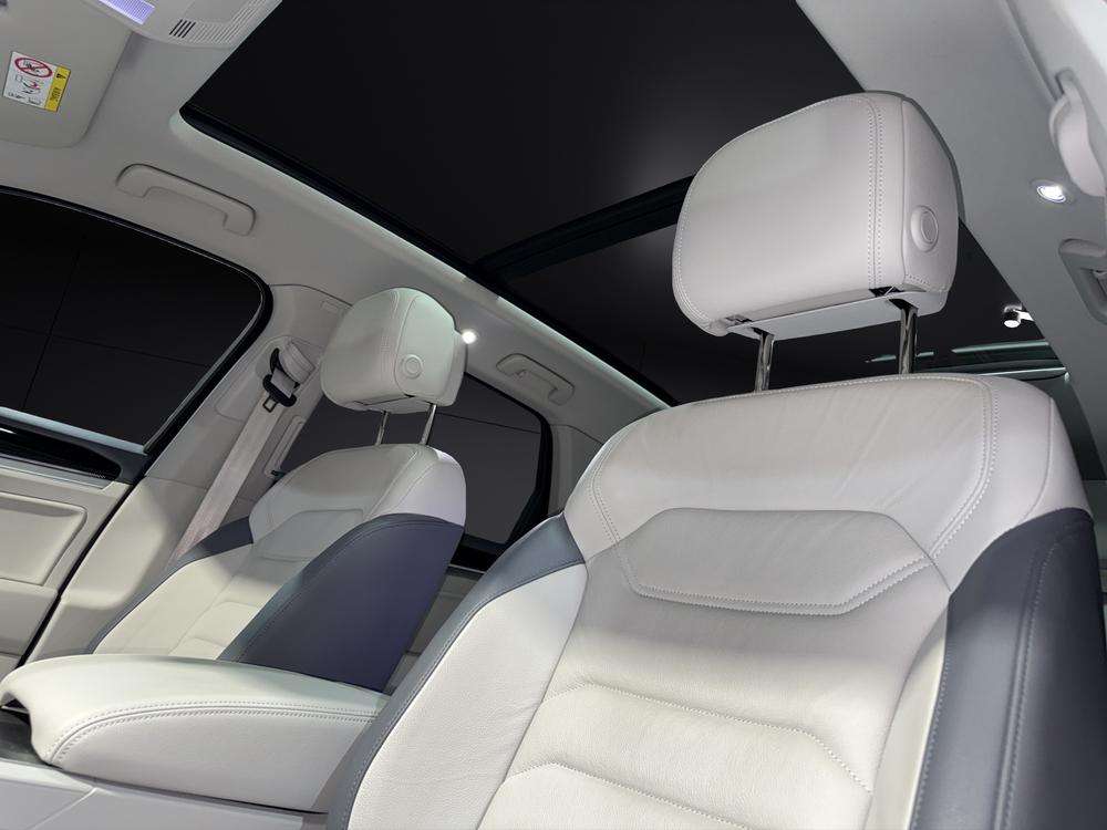 Volkswagen Touareg eHybrid 2023 gris - foto 19
