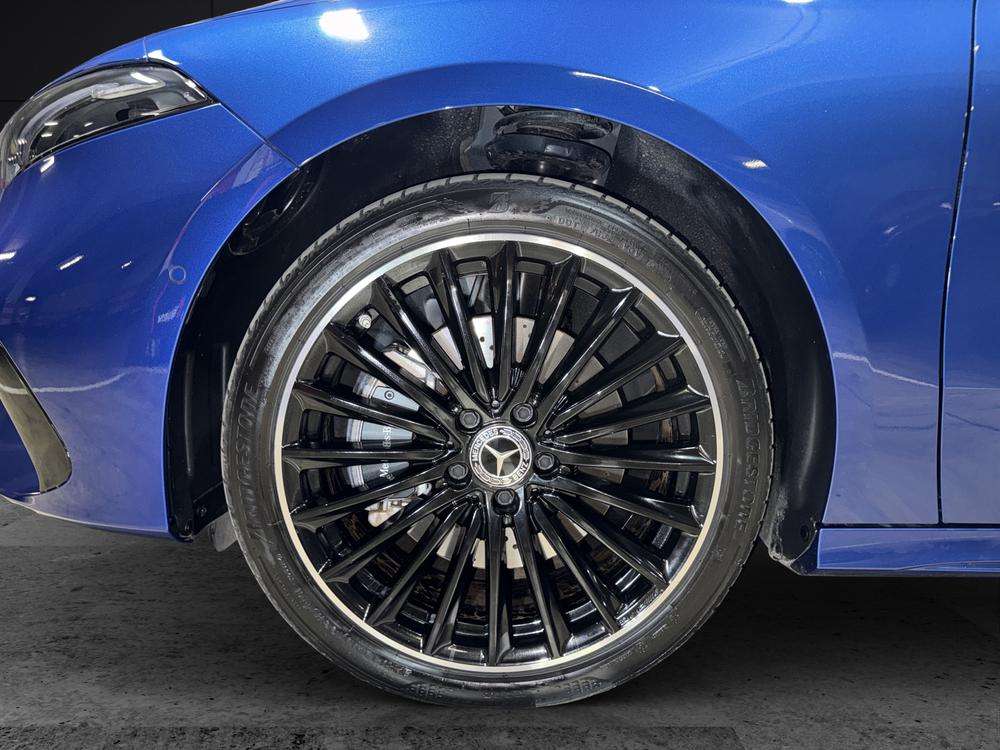 Mercedes-Benz Clase A Sedan 250e AMG 2025 azul espectral - foto 7