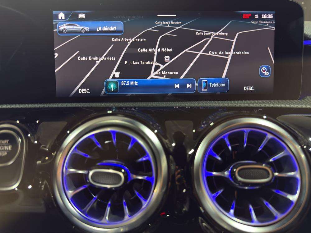 Mercedes-Benz Clase A Sedan 250e AMG 2025 azul espectral - foto 13