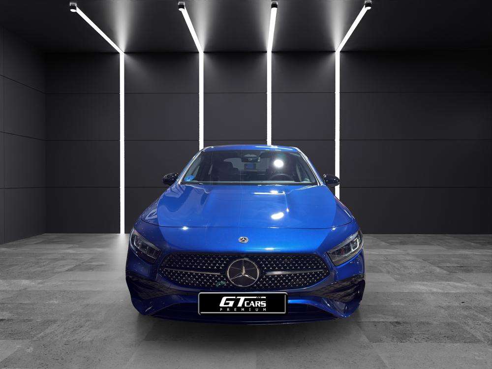 Mercedes-Benz Clase A Sedan 250e AMG 2025 azul espectral - foto 5